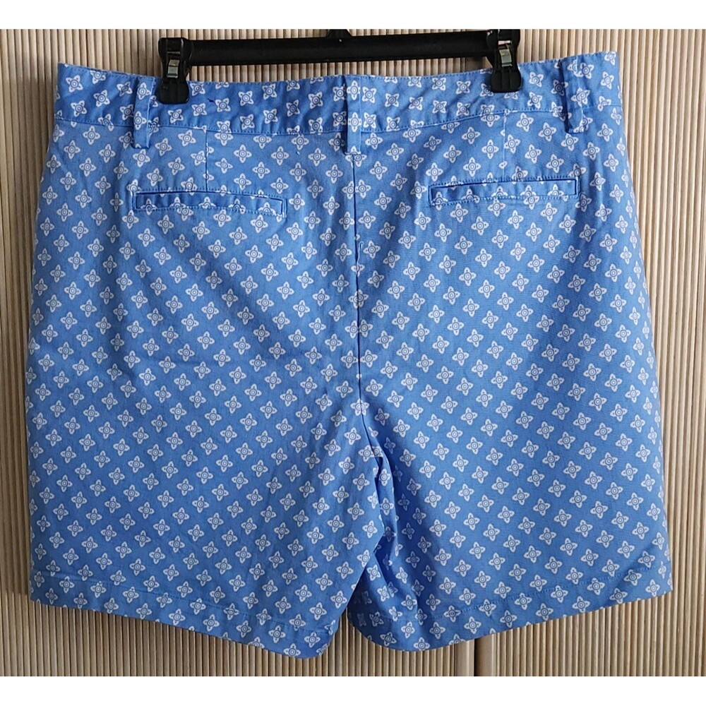Lands' End Women's Shorts Size 16 Blue Mid Rise Cotton Floral Flat Front - Picture 2 of 6